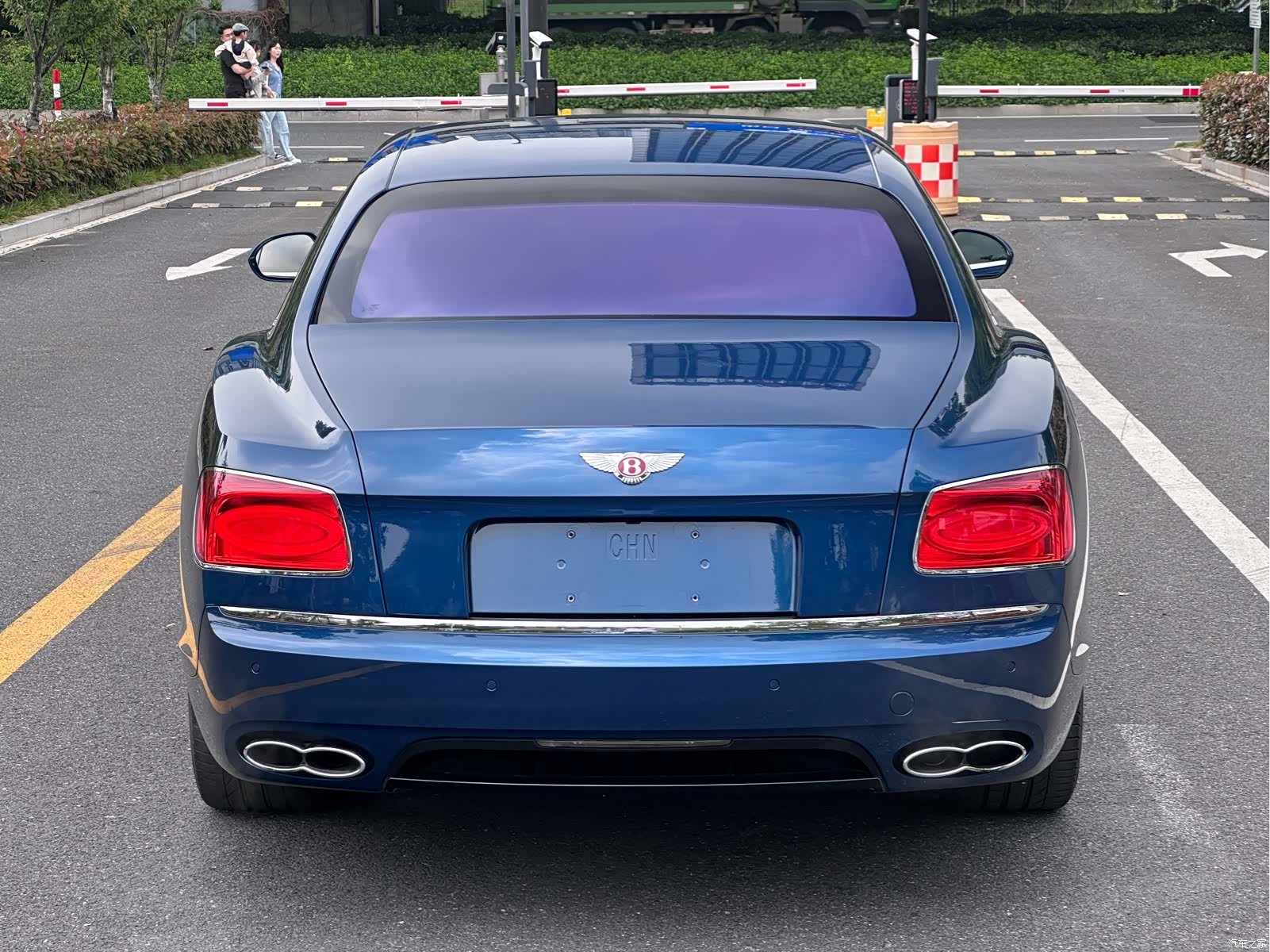 Bentley Flying Spur, 2018 9