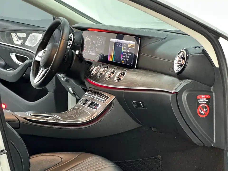 Mercedes-Benz CLS Mercedes-Benz CLS