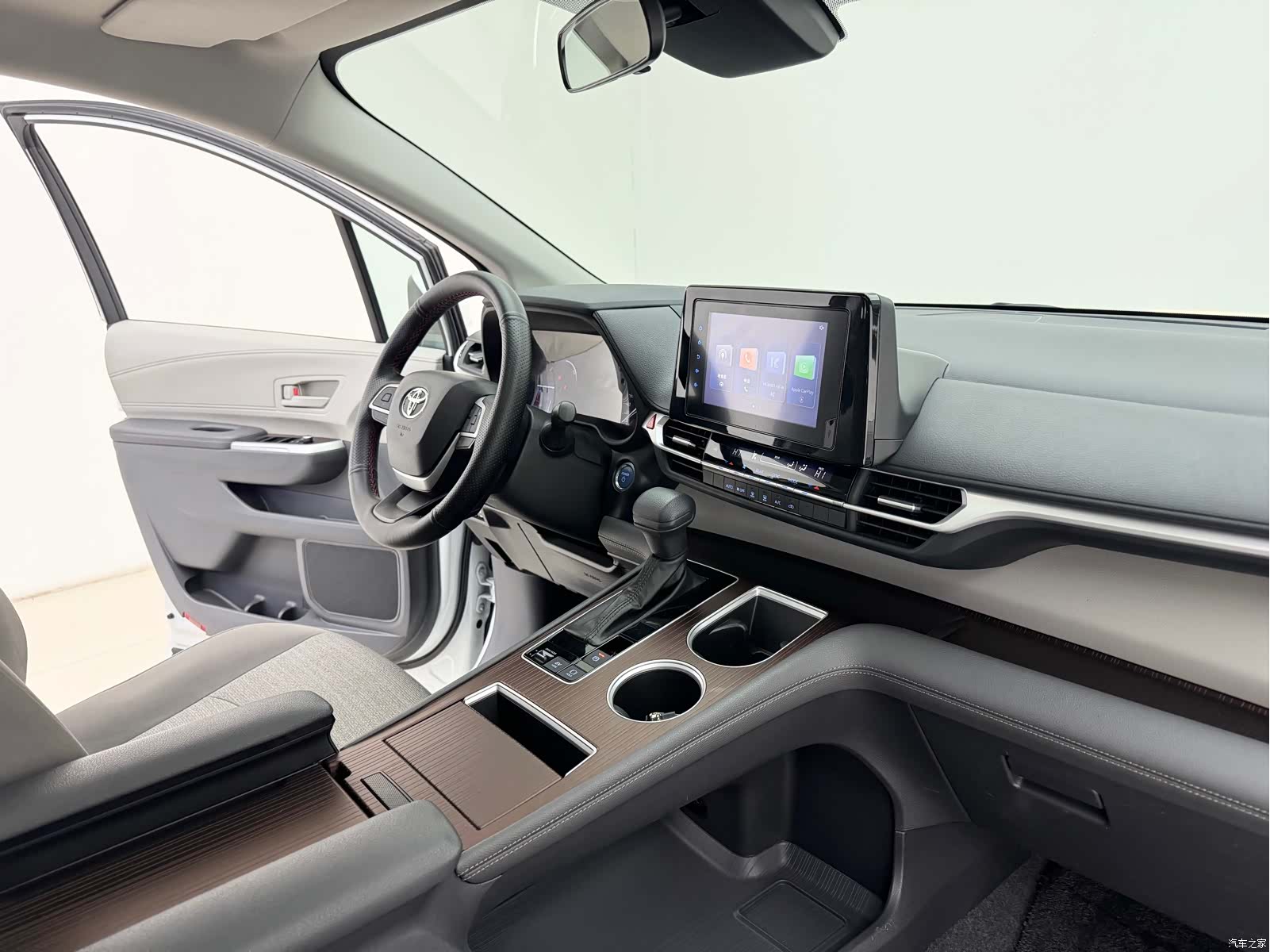 Toyota Sienna, 2022 10