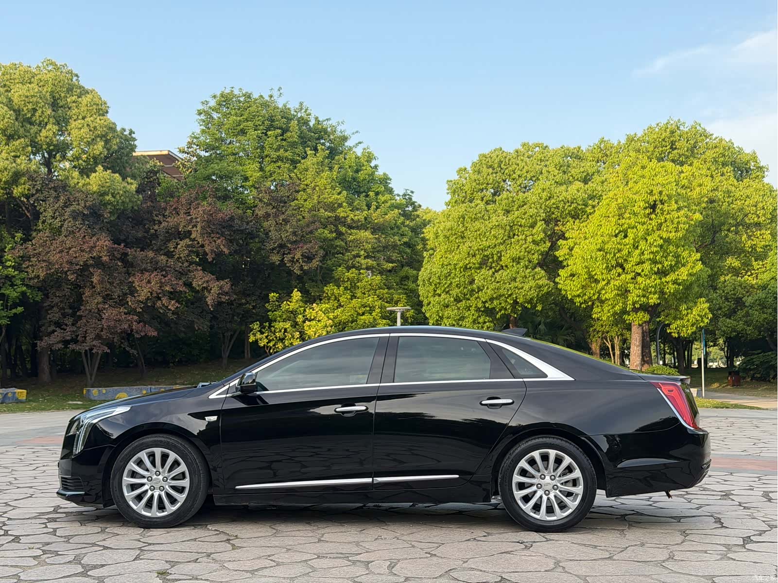 Cadillac XTS, 2019 13