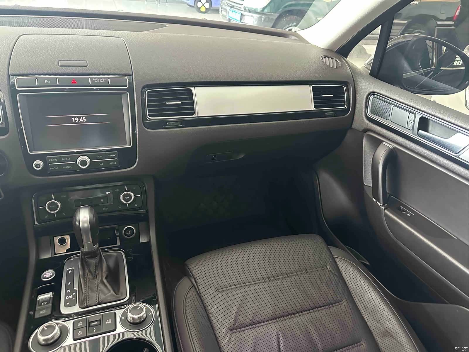 Volkswagen Touareg, 2019 14