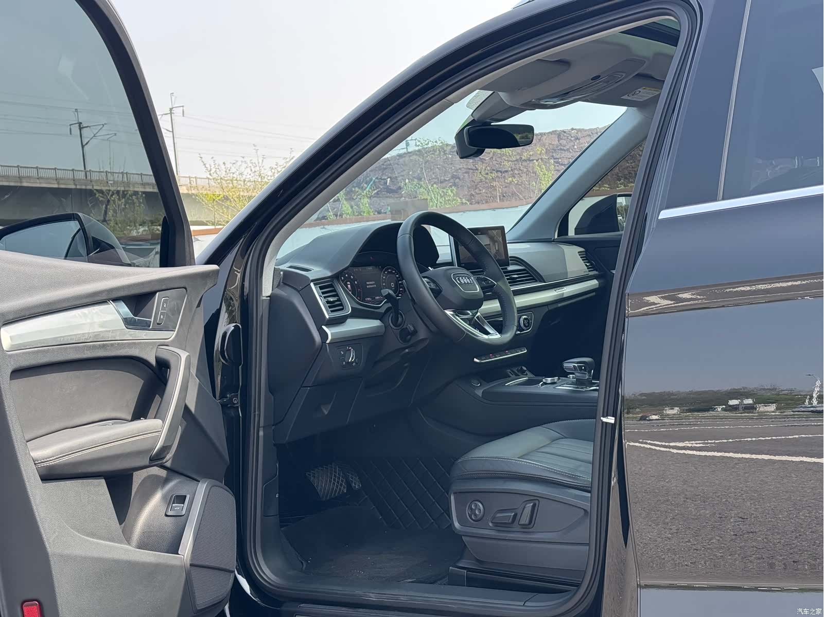 Audi Q5L, 2020 11