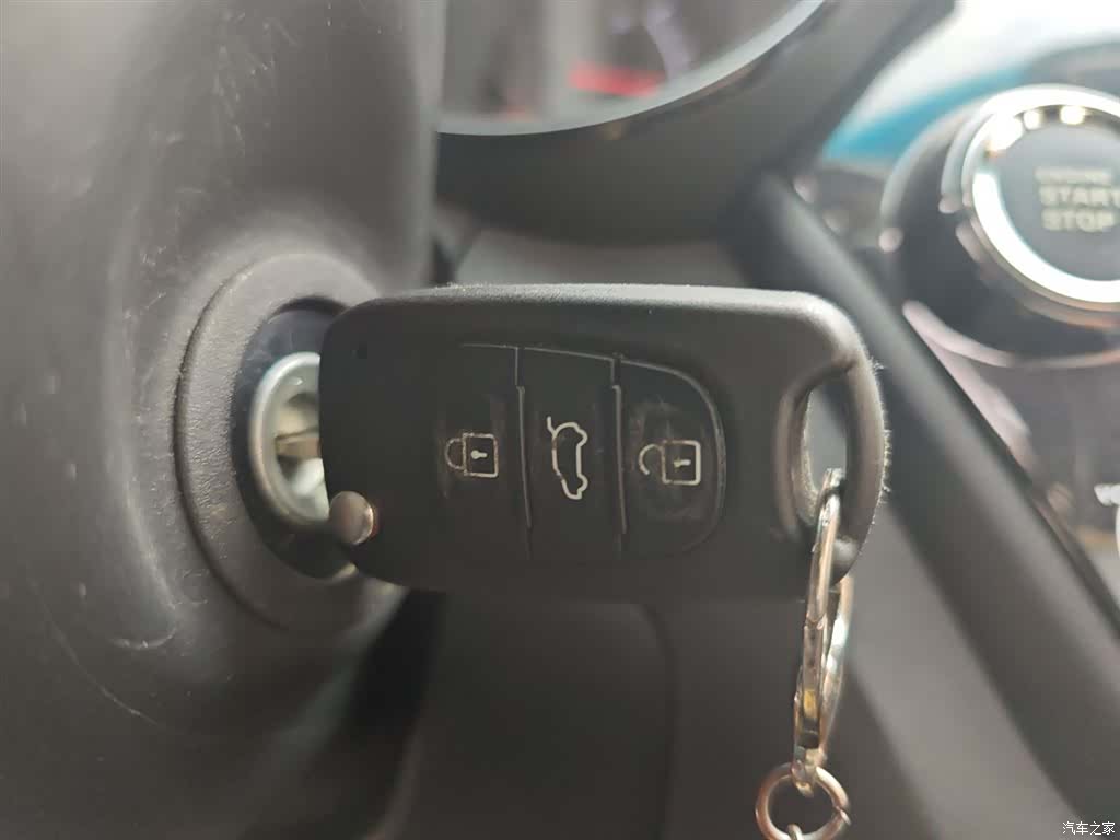 Kia K2, 2014 9