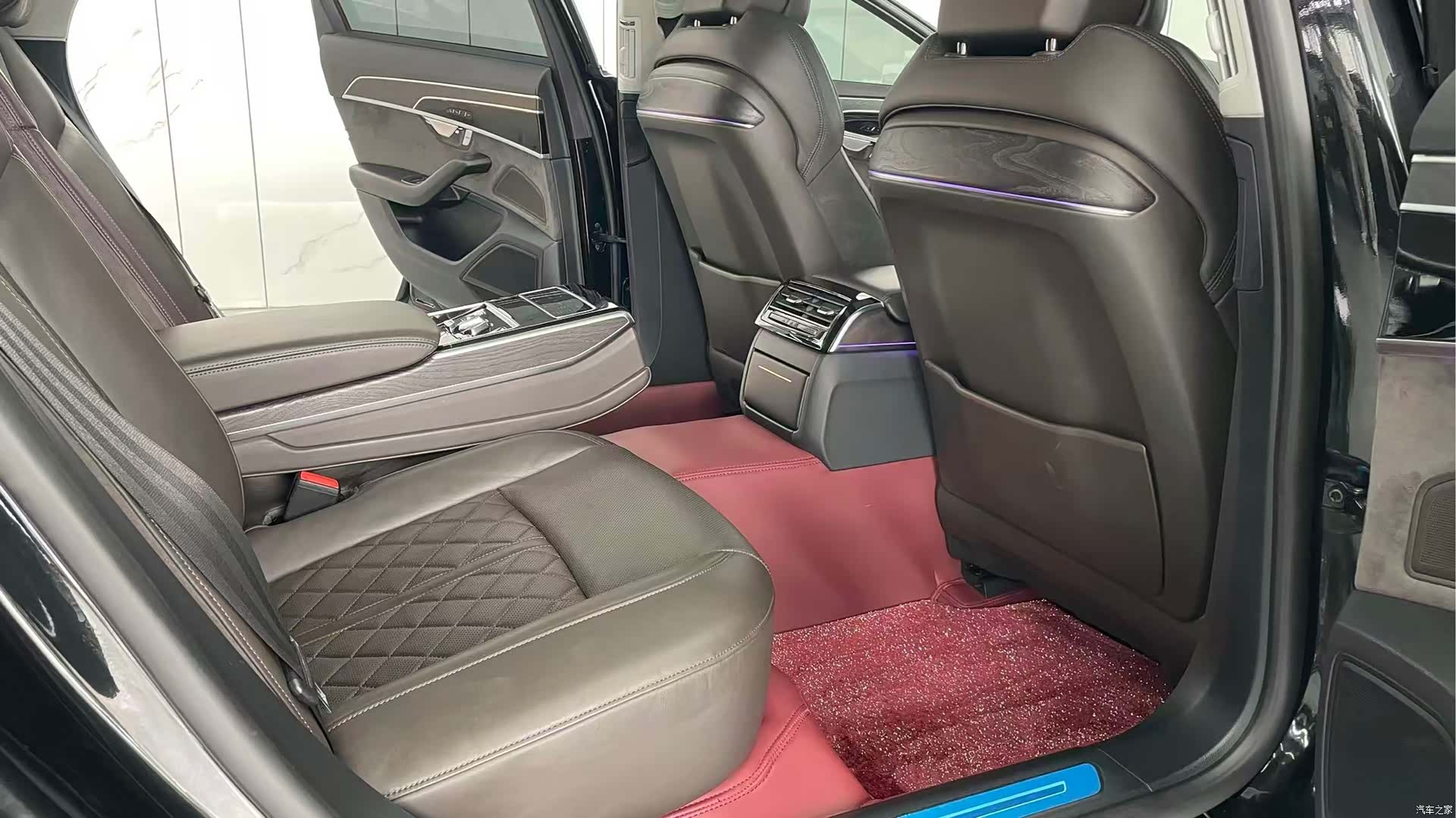 Audi A8L, 2022 13