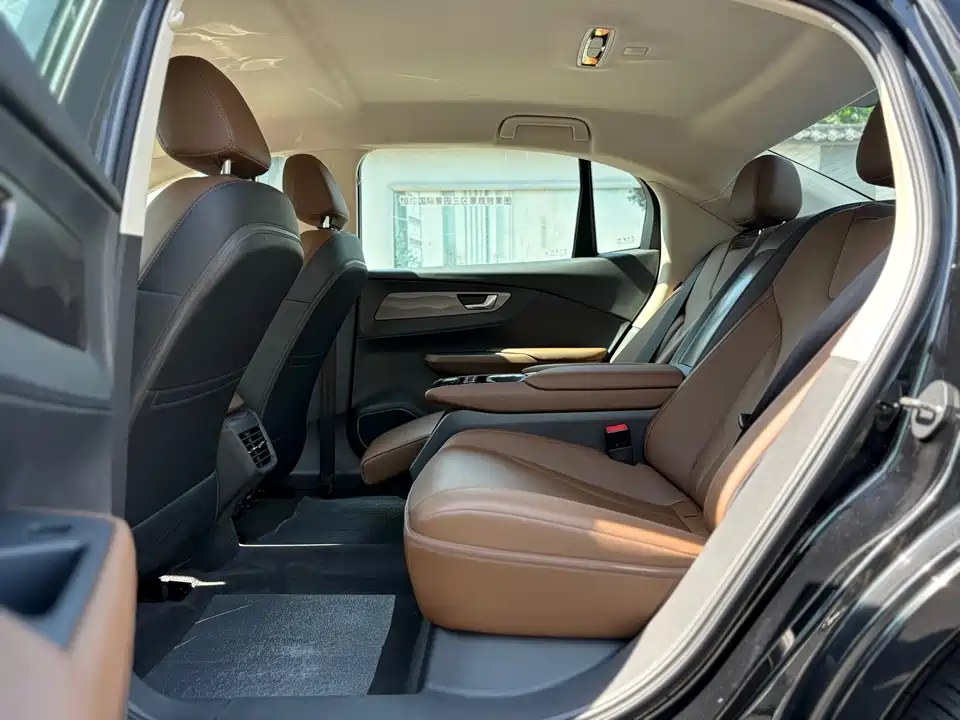 Hongqi E-QM5 Hongqi E-QM5