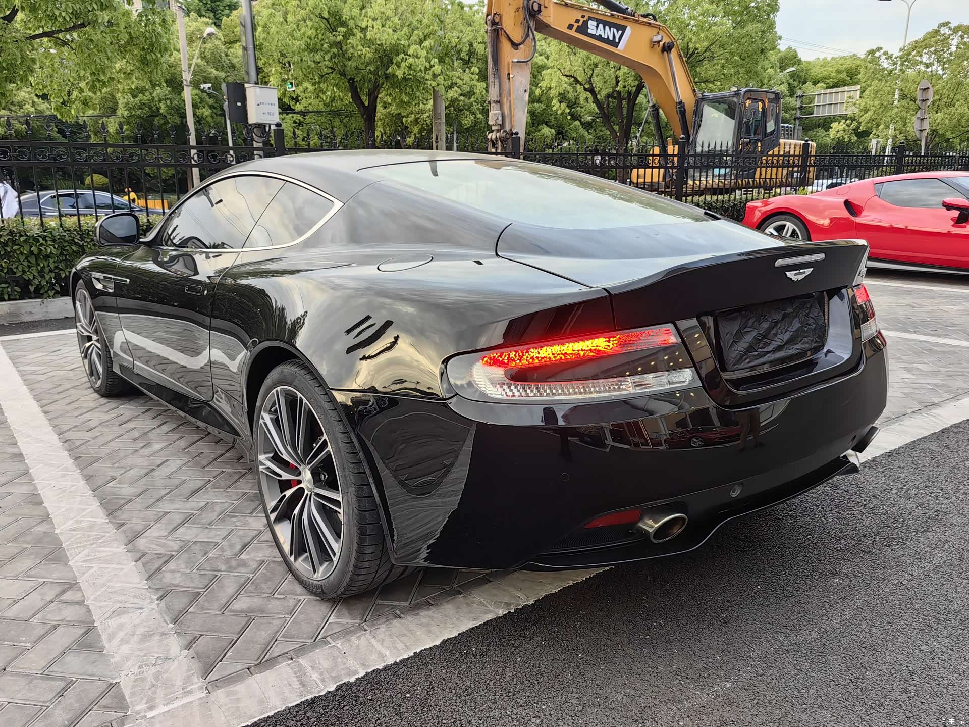 Aston Martin DB9, 2014 все фото