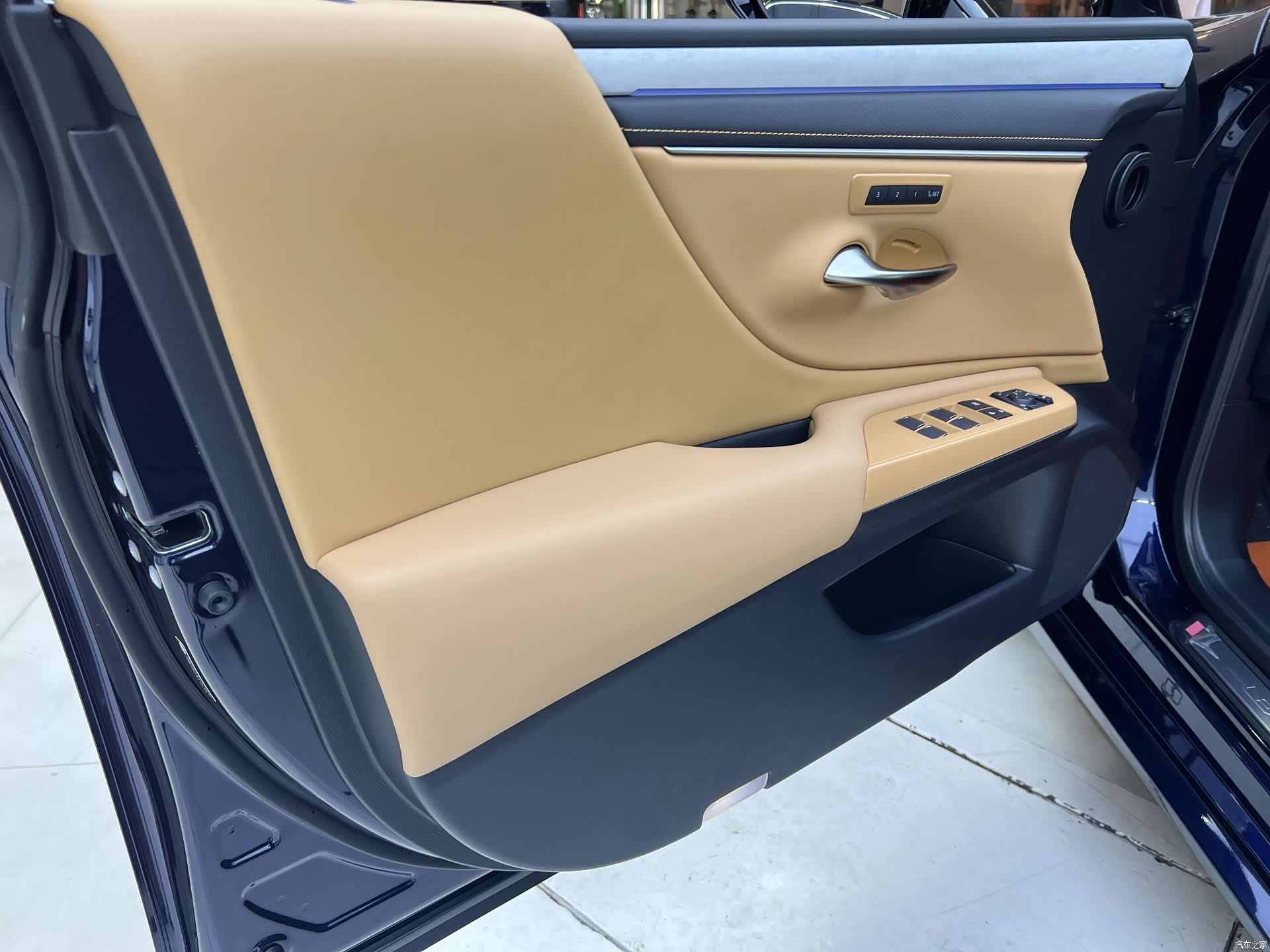 Lexus ES, 2025 13