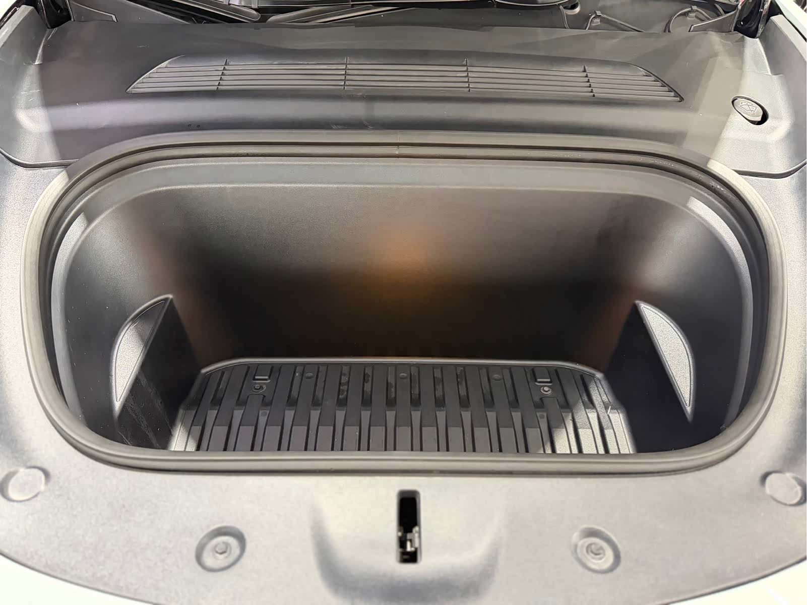 Tesla Model Y, 2022 10