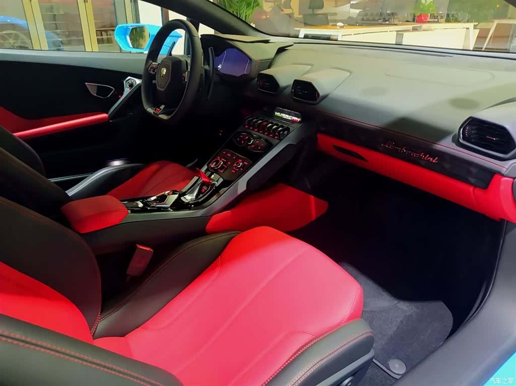 Lamborghini Huracán, 2020 все фото
