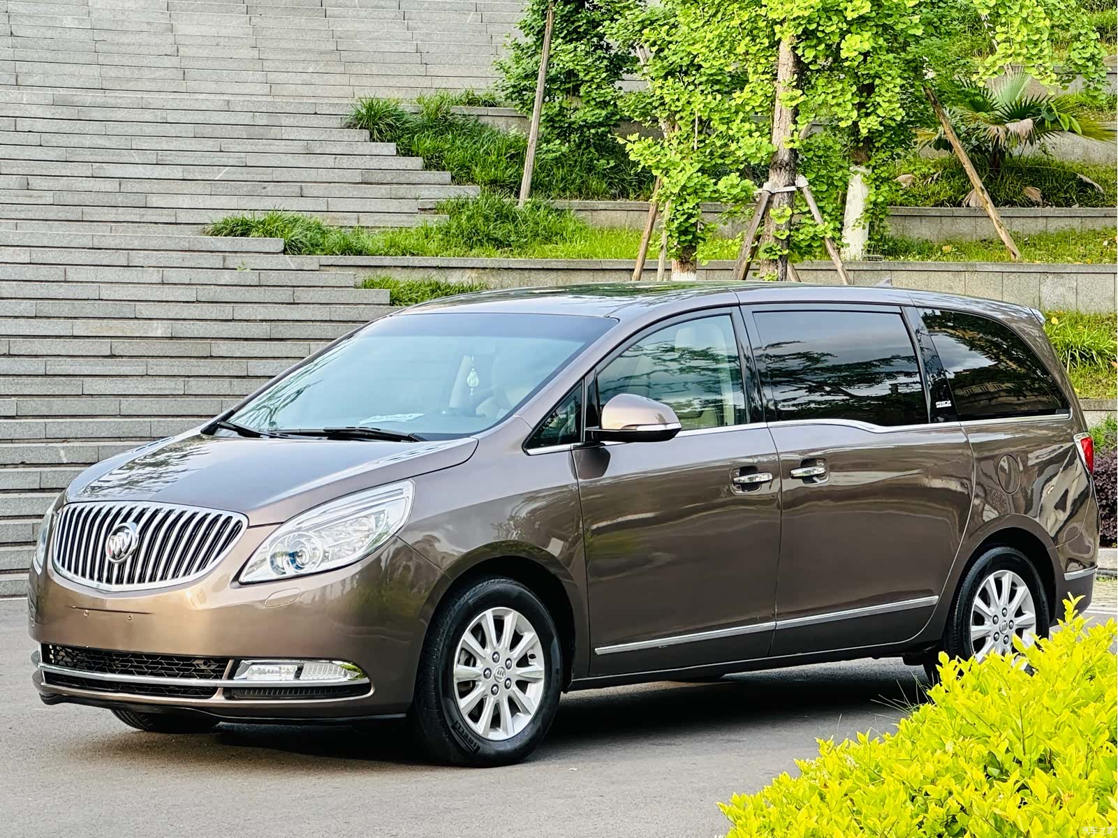 Buick GL8, 2014 1