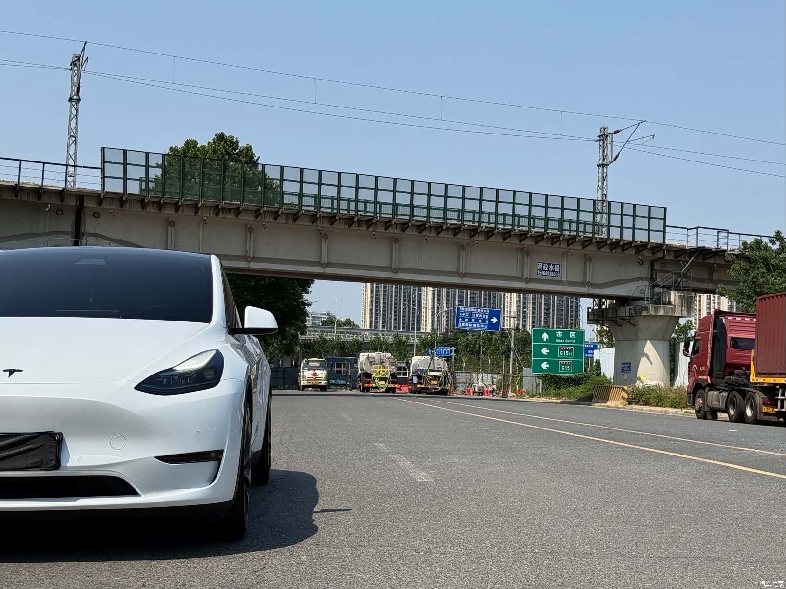 Tesla Model Y, 2023 все фото