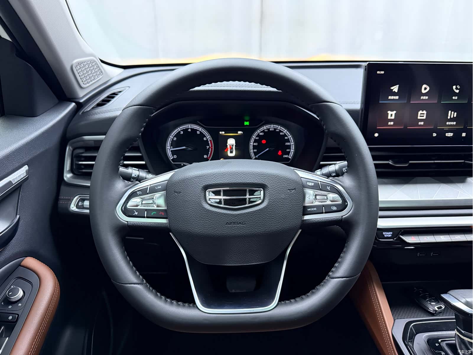 Geely X6, 2022 8