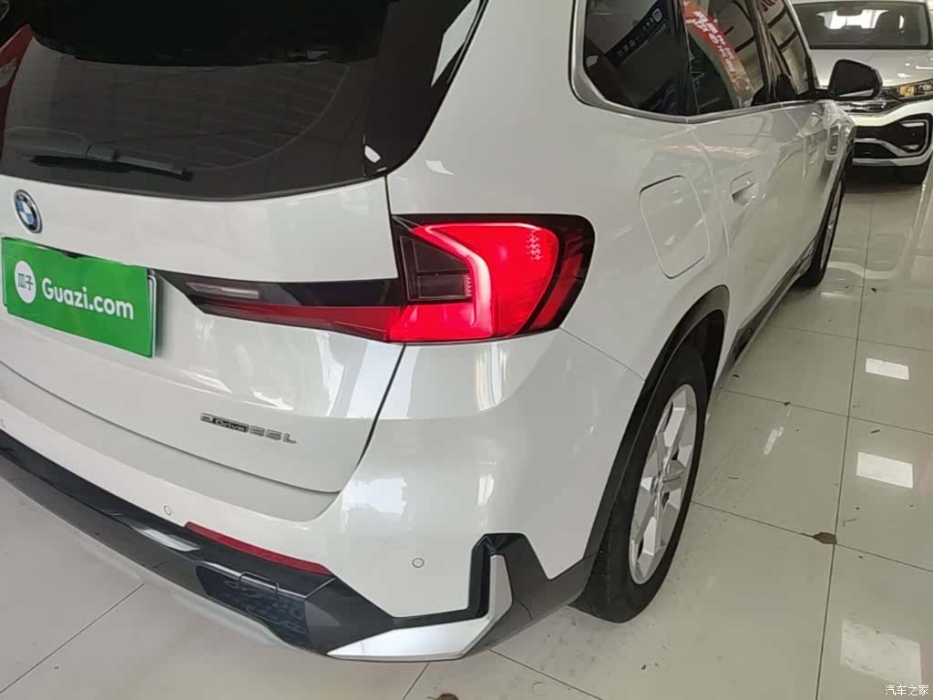 BMW iX1, 2024 8