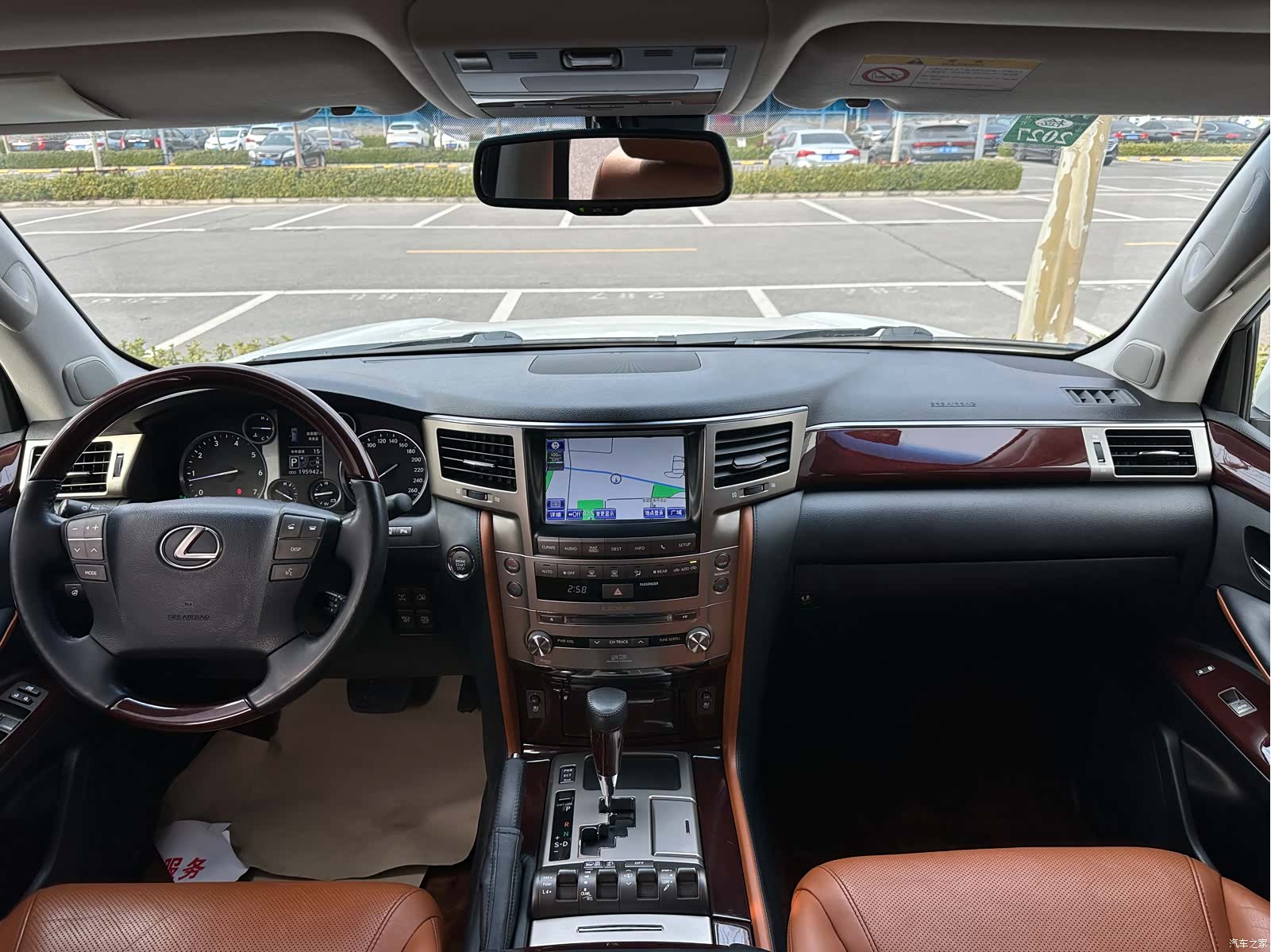 Lexus LX, 2014 10