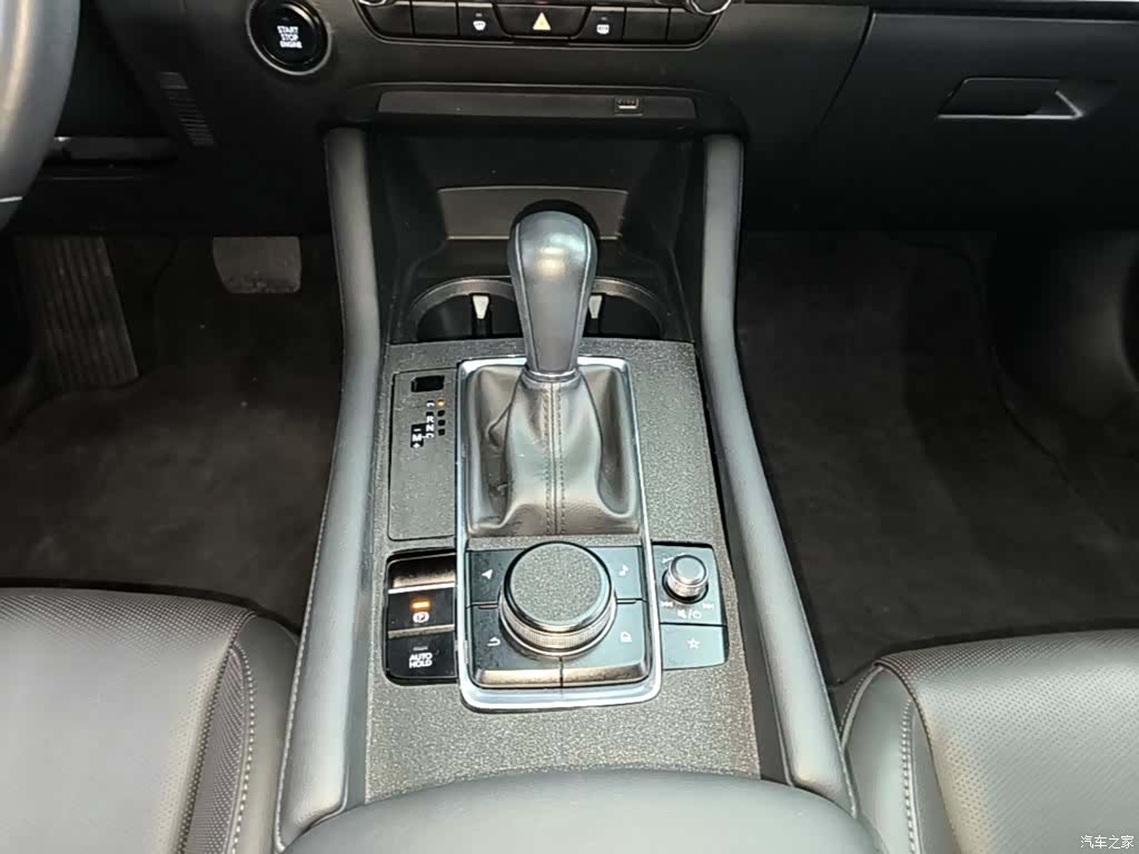 Mazda Mazda3, 2023 14