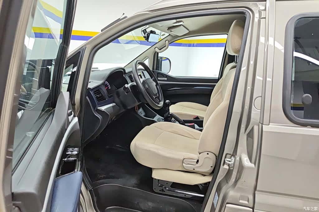 DongFeng M5, 2022 9