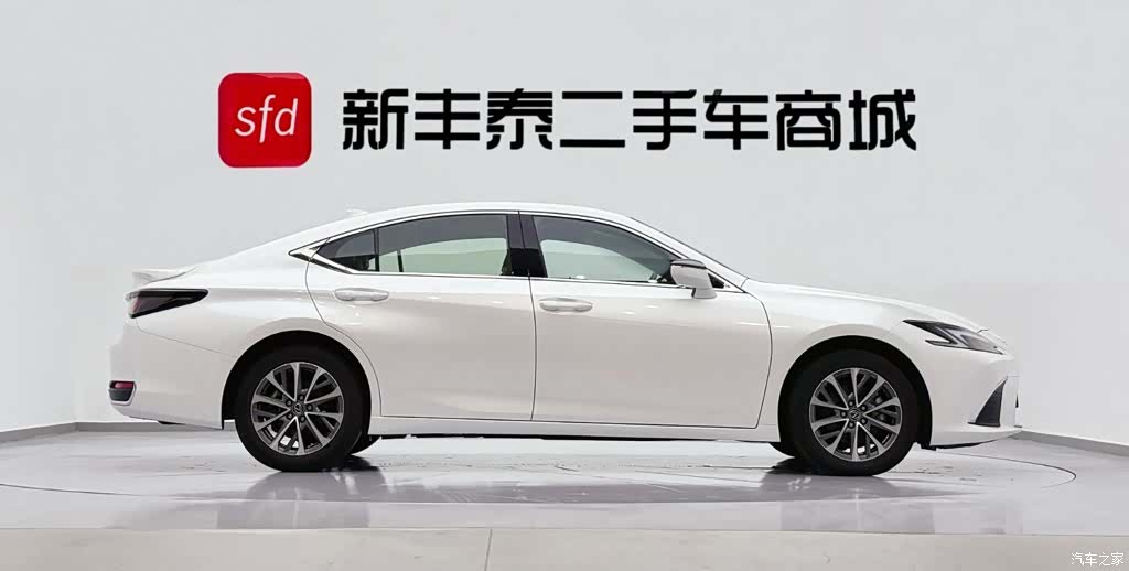 Lexus ES, 2025 3