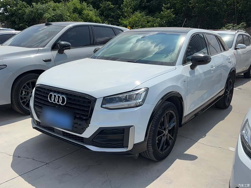 Audi Q2L, 2019 1