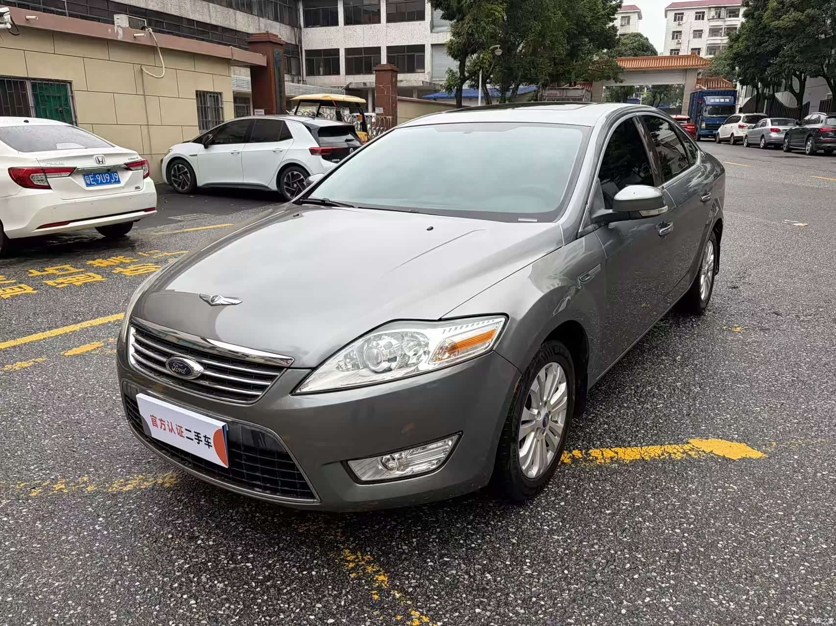 Ford Mondeo, 2011 1