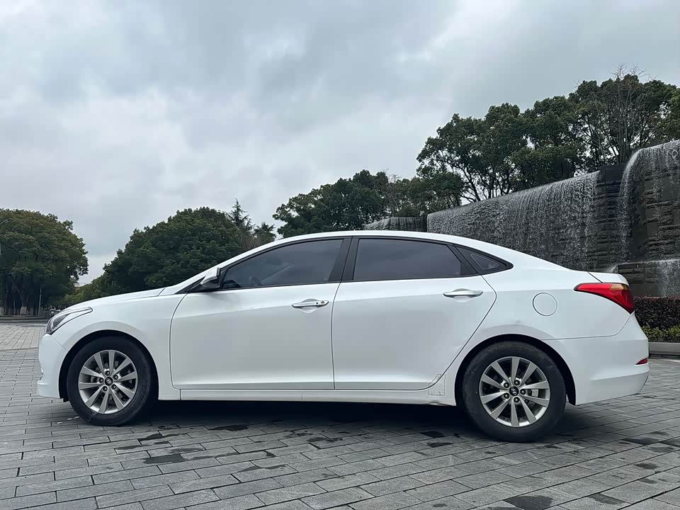 Hyundai Name picture