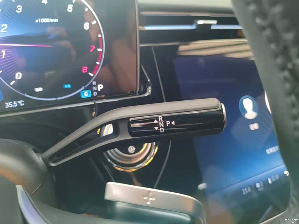 Mercedes-Benz E-Class, 2025 10