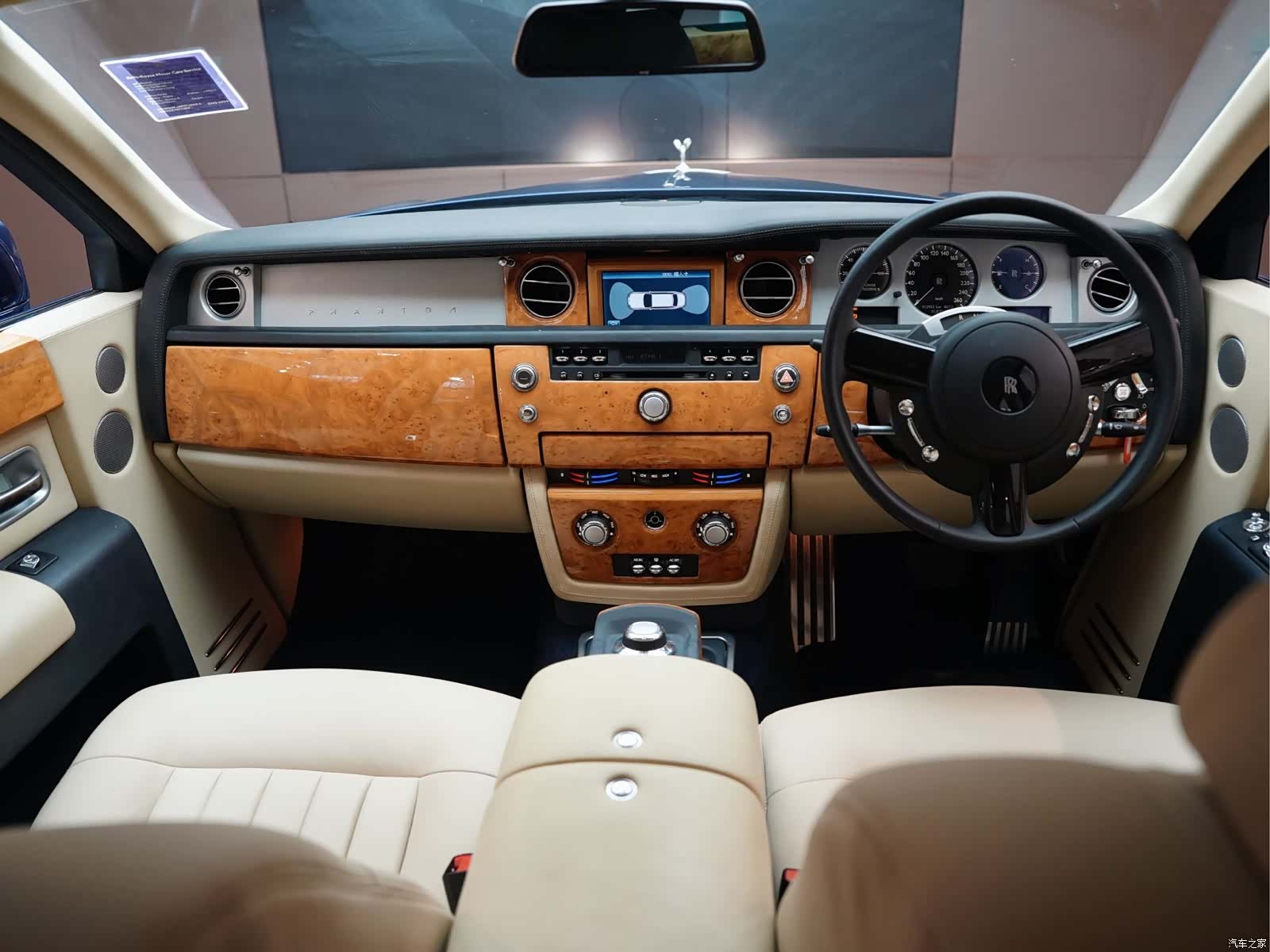 Rolls-Royce Phantom, 2004 13