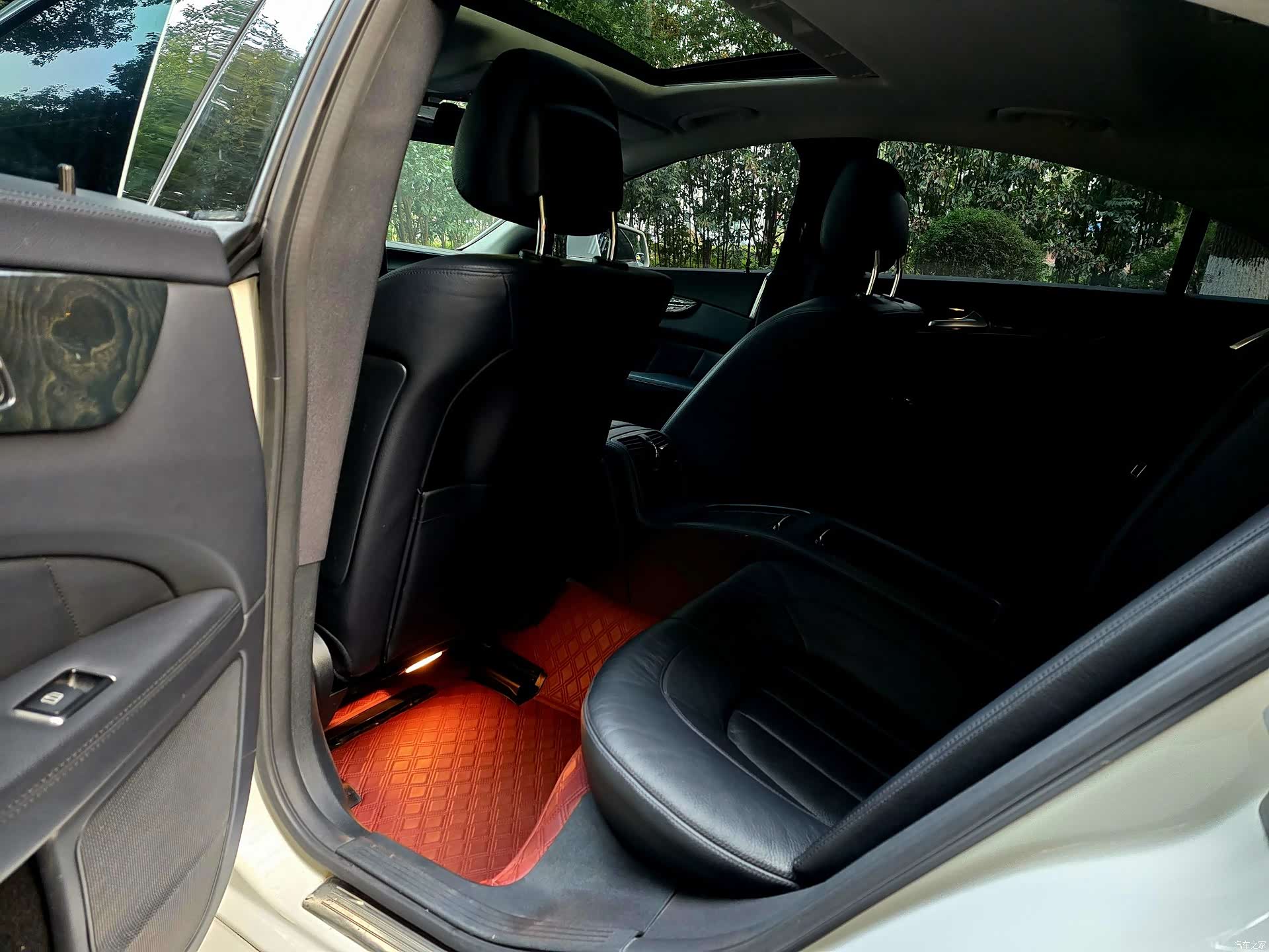 Mercedes-Benz CLS, 2015 8