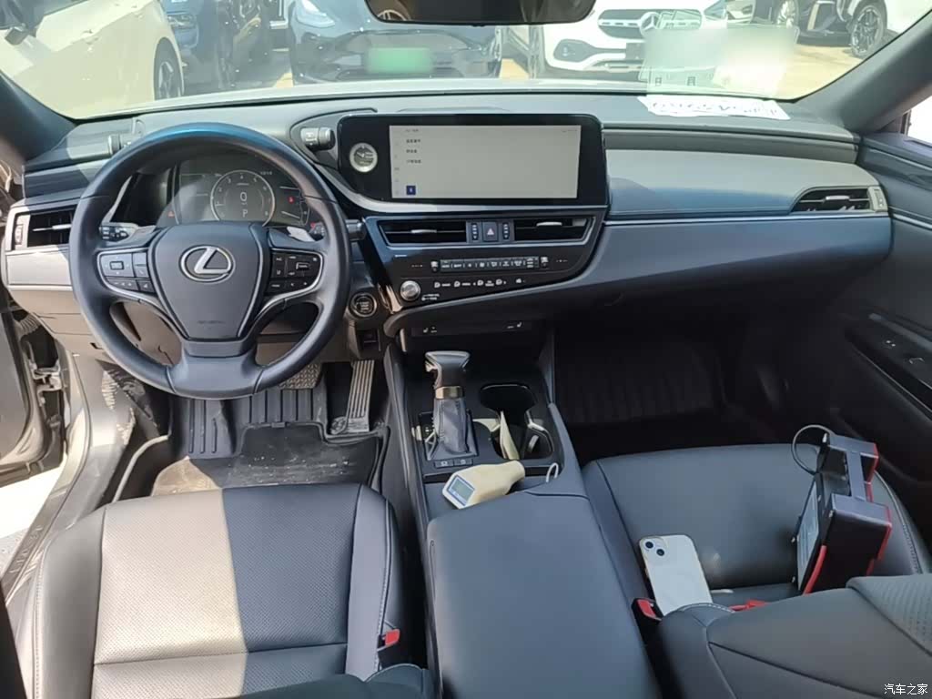 Lexus ES, 2022 10
