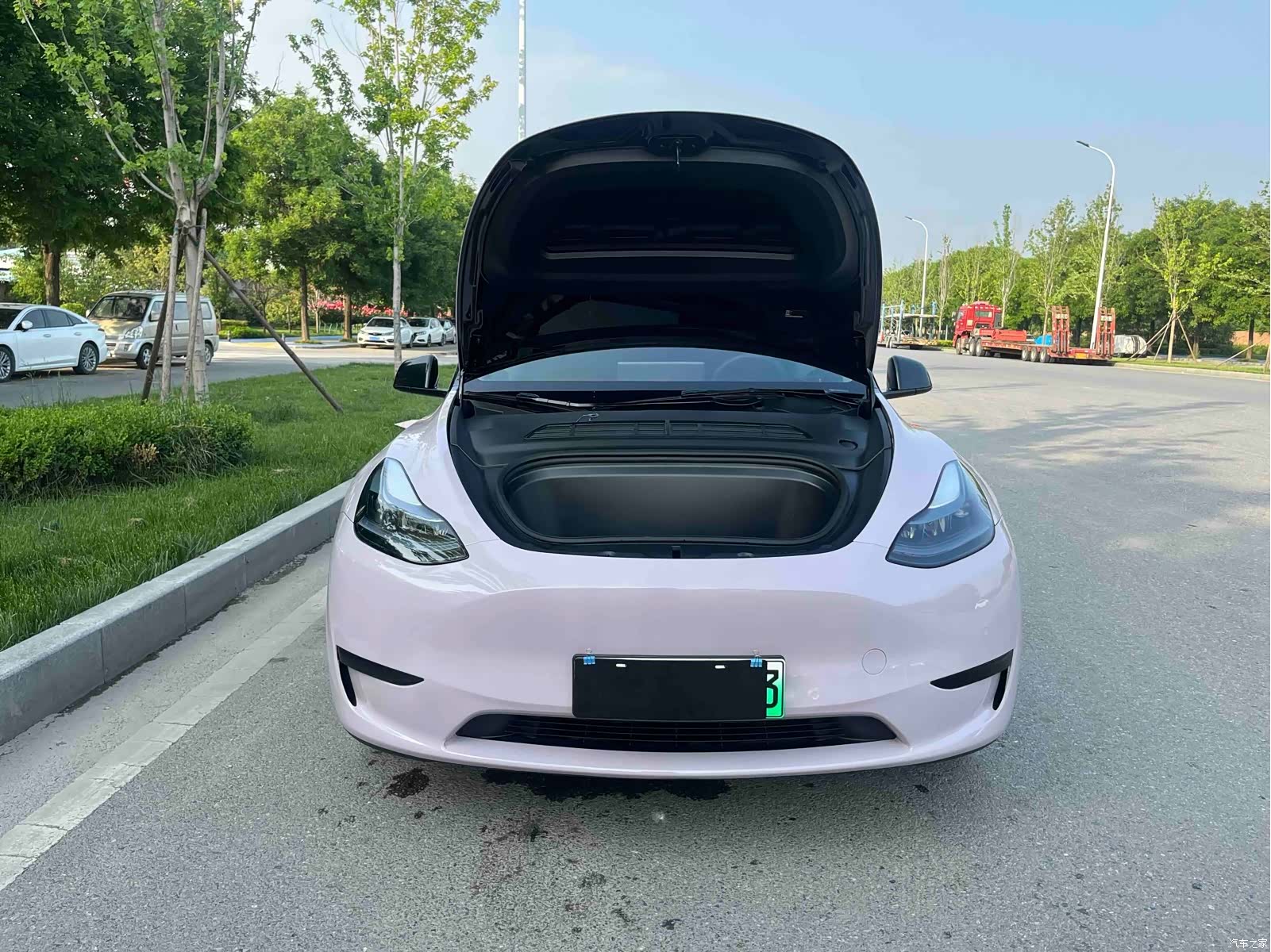 Tesla Model Y, 2024 18