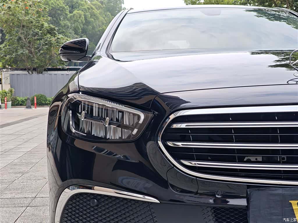 Mercedes-Benz E-Class, 2023 4