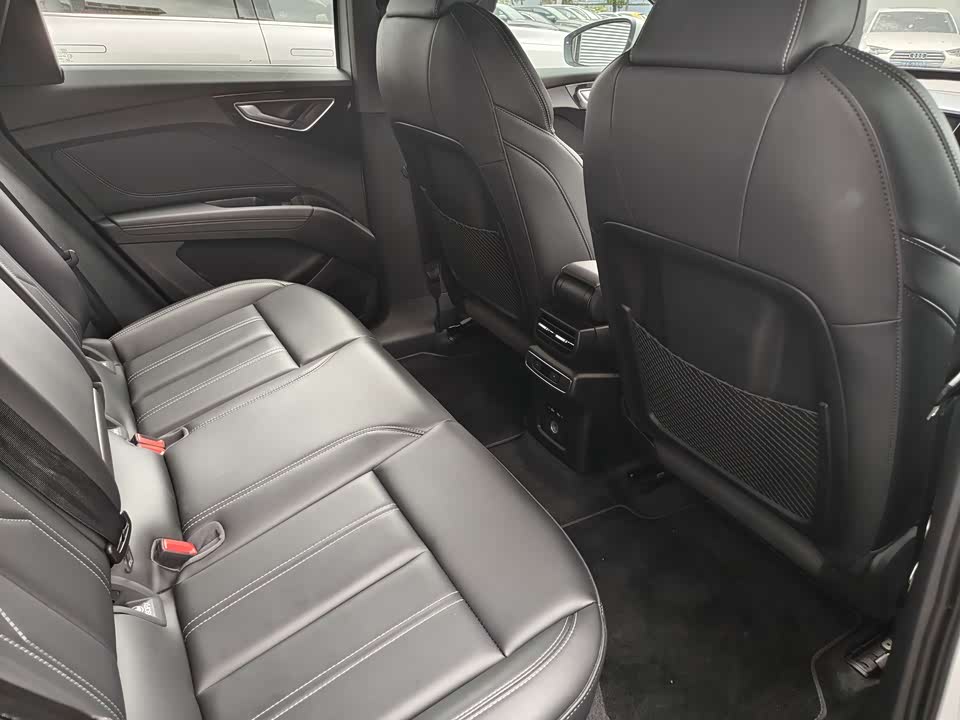 Audi Q4