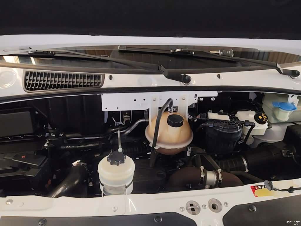 Maxus V80, 2023 20