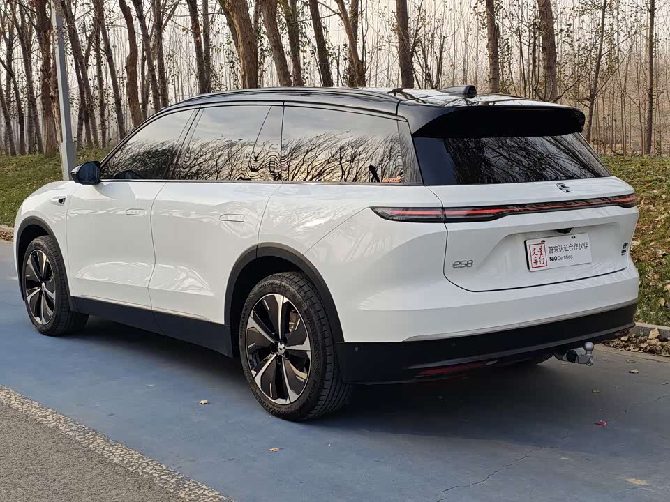 NIO ES8