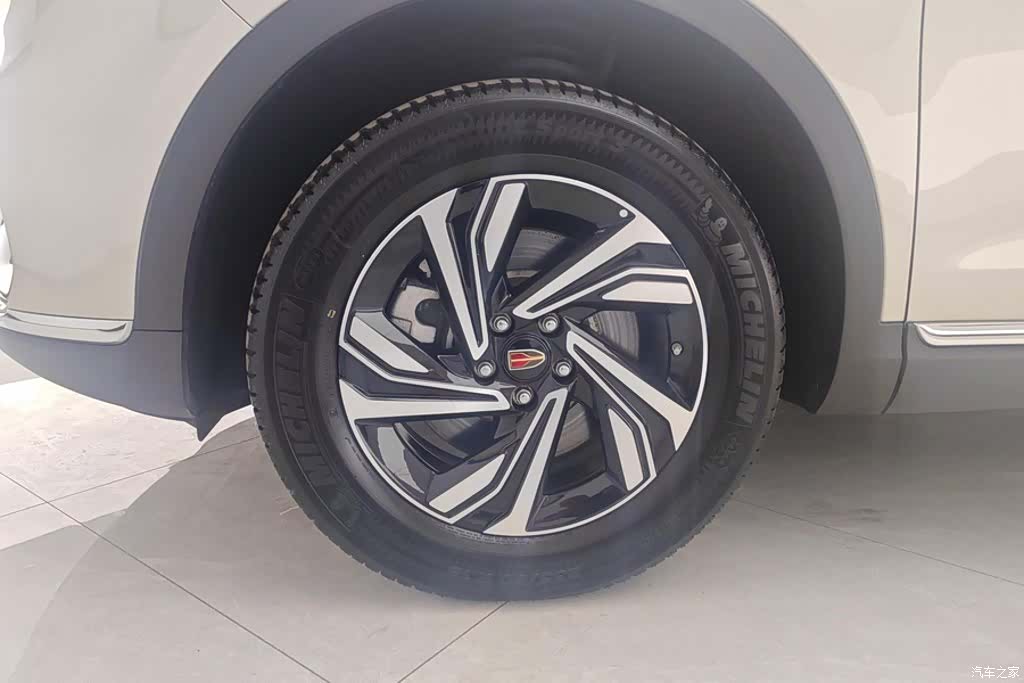 Hongqi HS5, 2022 6