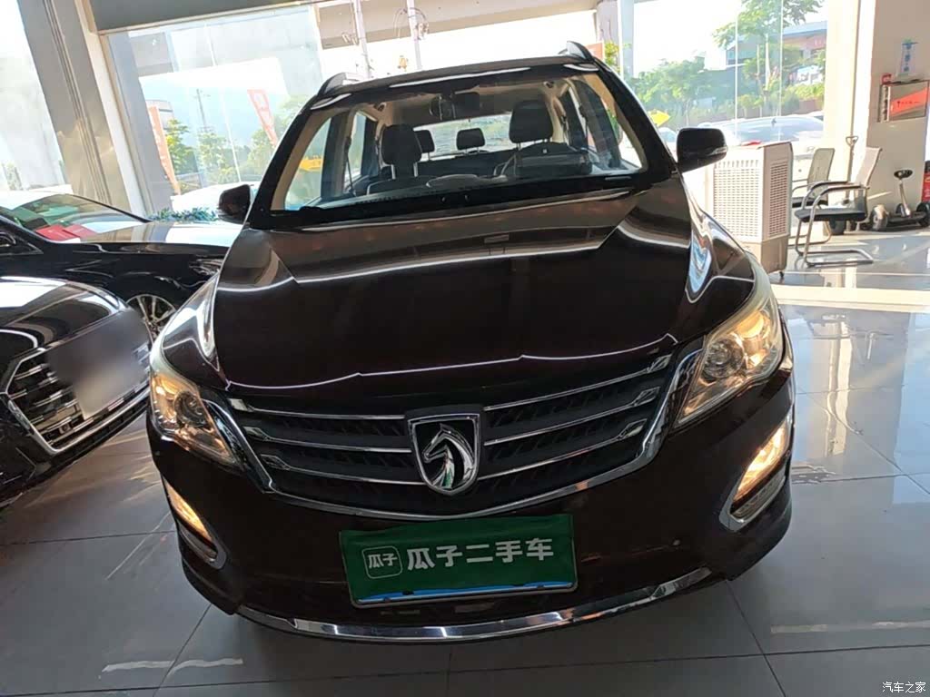 Wuling 560, 2016 3