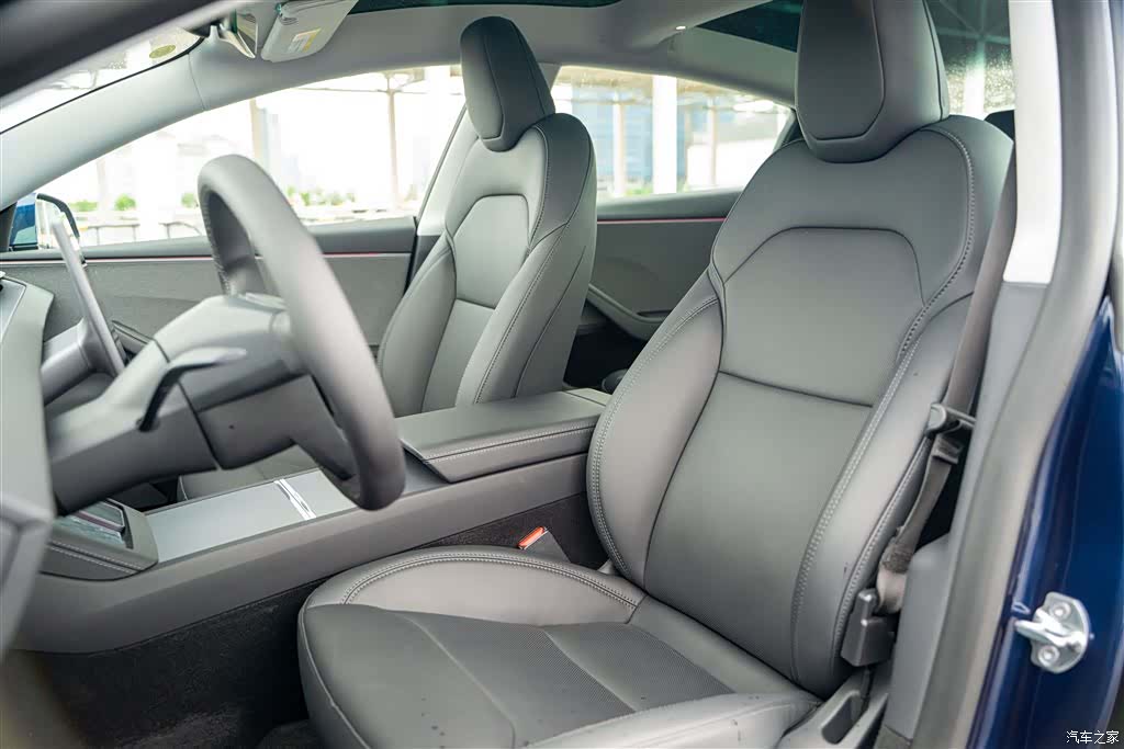 Tesla Model 3, 2026 11