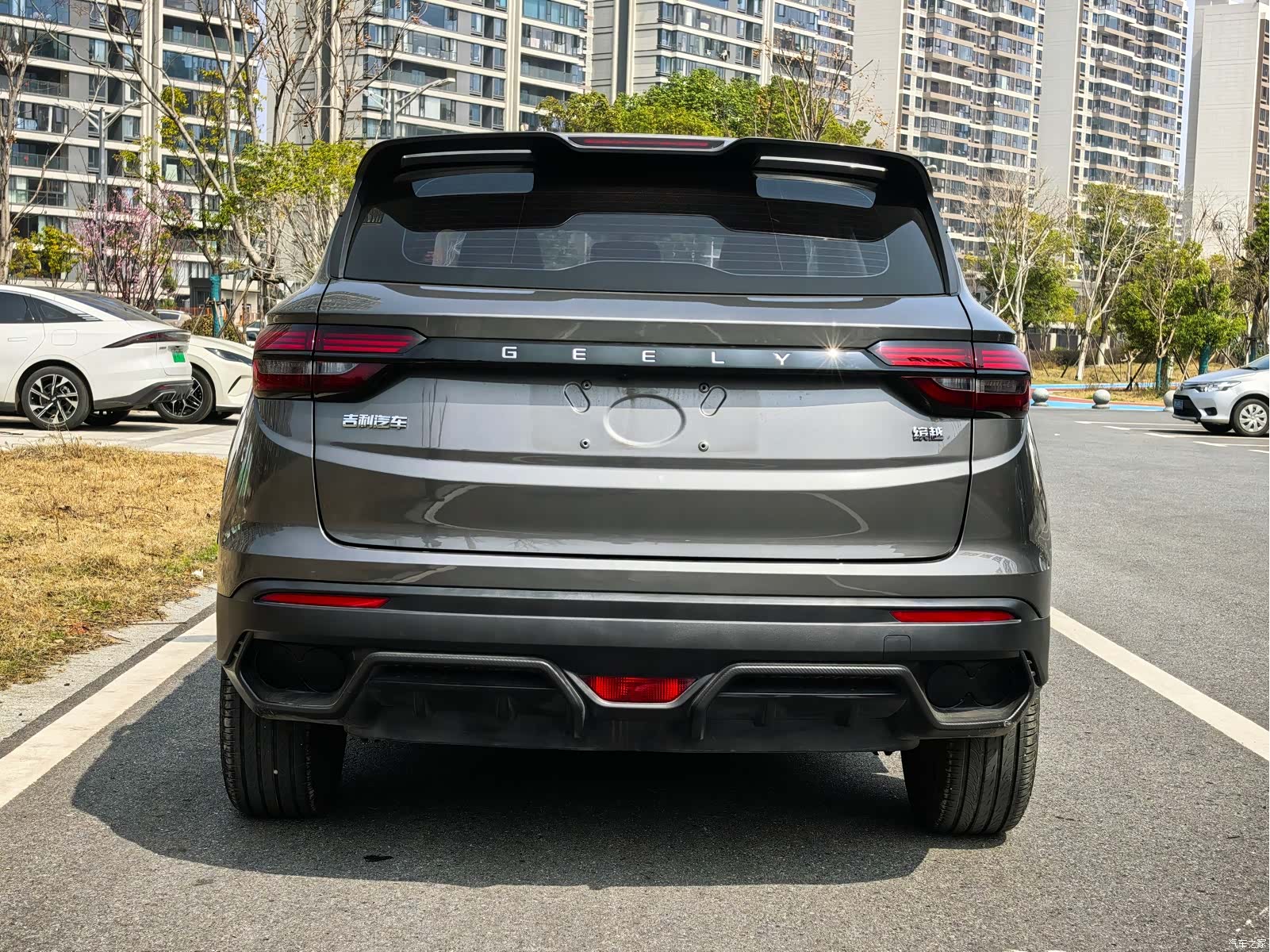 Geely Coolray, 2024 11