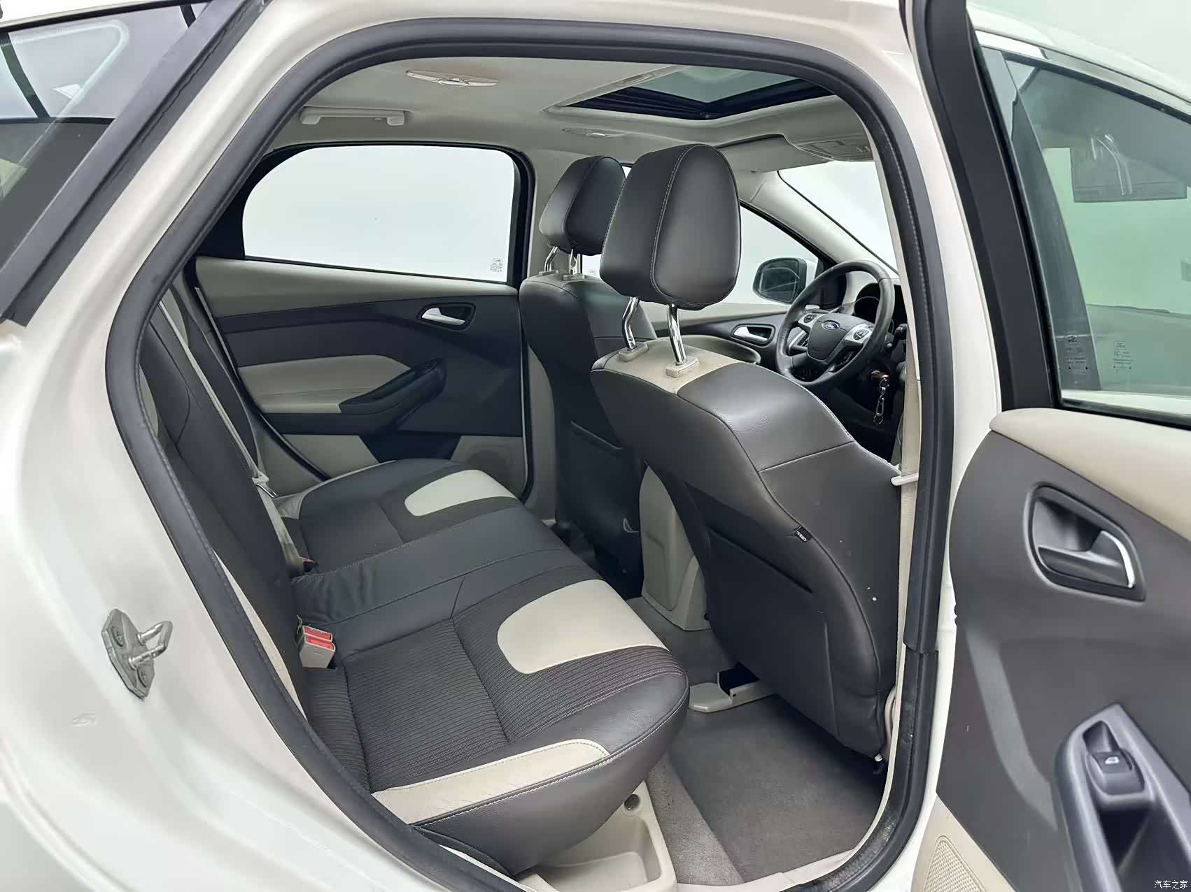 Ford Focus, 2013 13