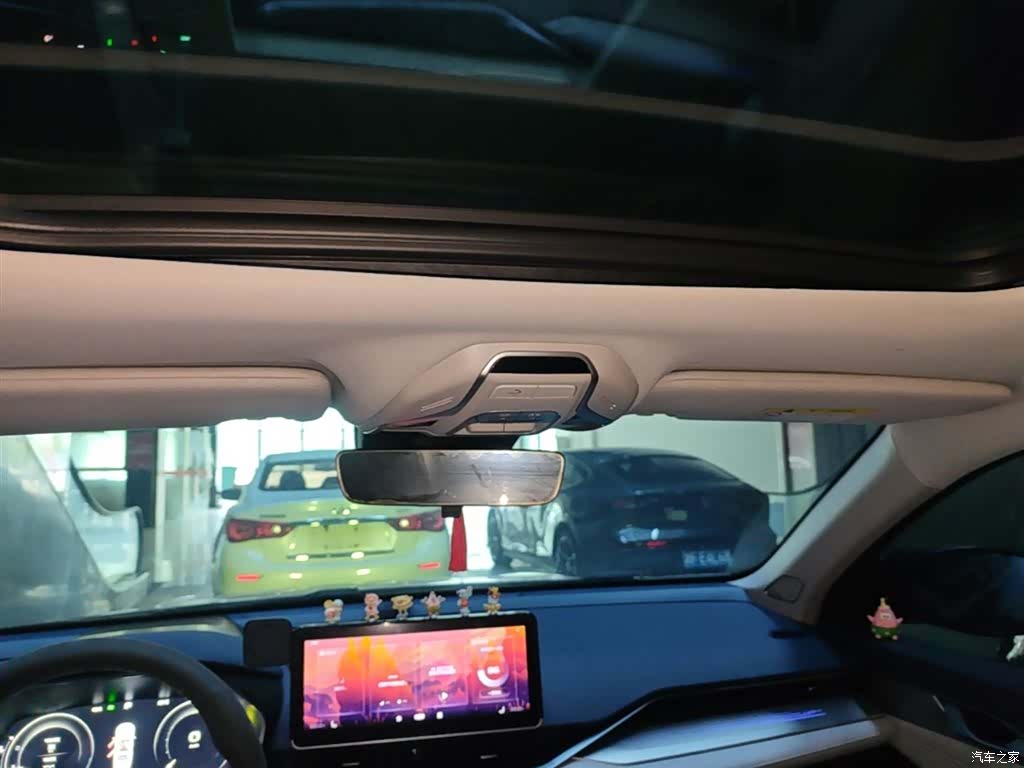 Geely Preface, 2022 18