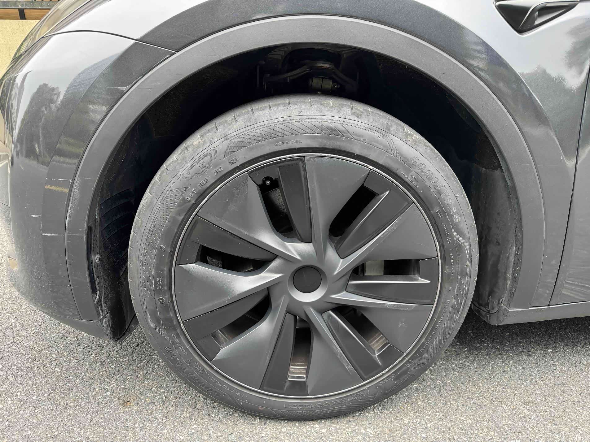 Tesla Model Y, 2024 4