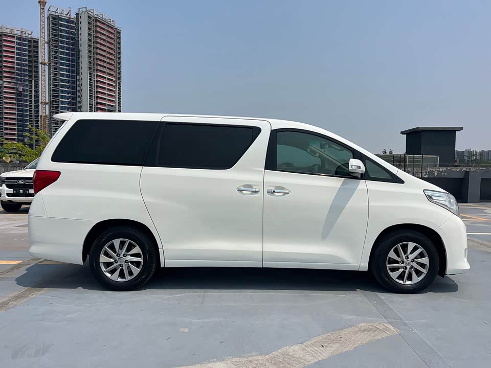 Toyota Elfa
