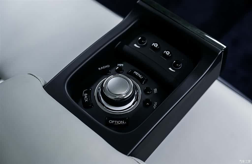 Rolls-Royce Phantom, 2013 23