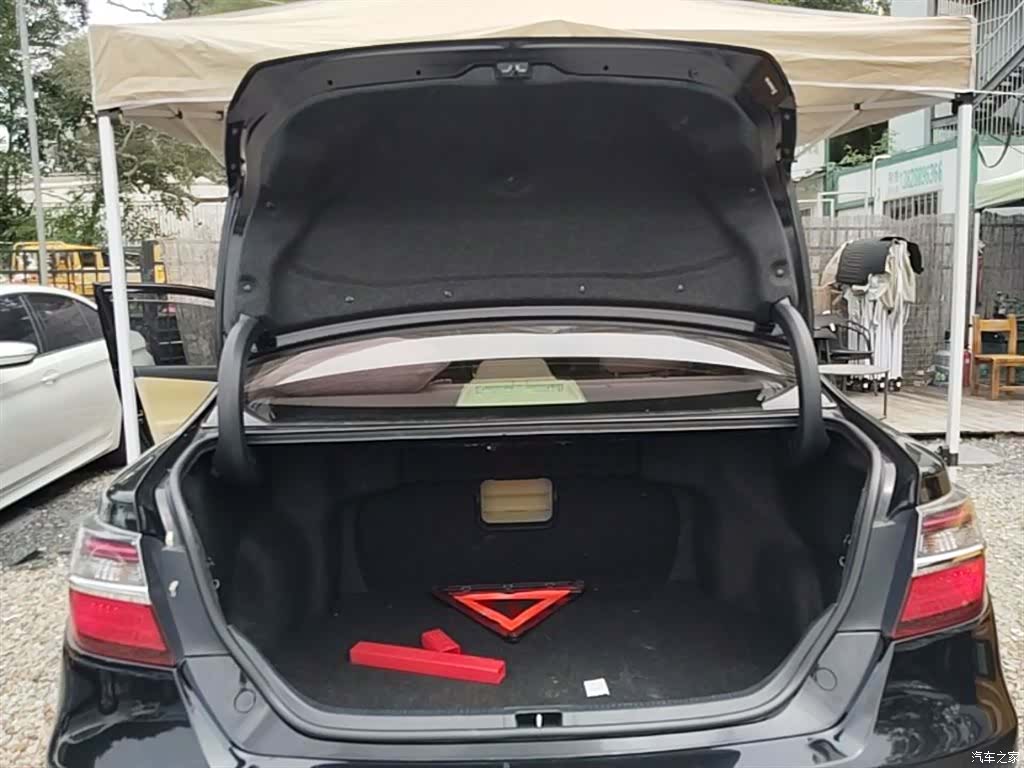 Toyota Camry, 2016 18