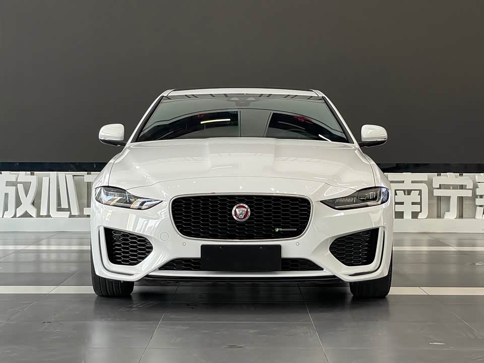 Jaguar XEL Jaguar XEL