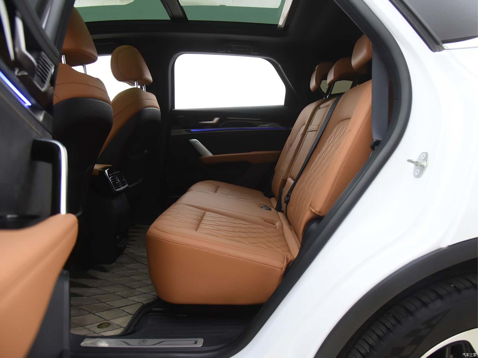 BYD Tang, 2023 13