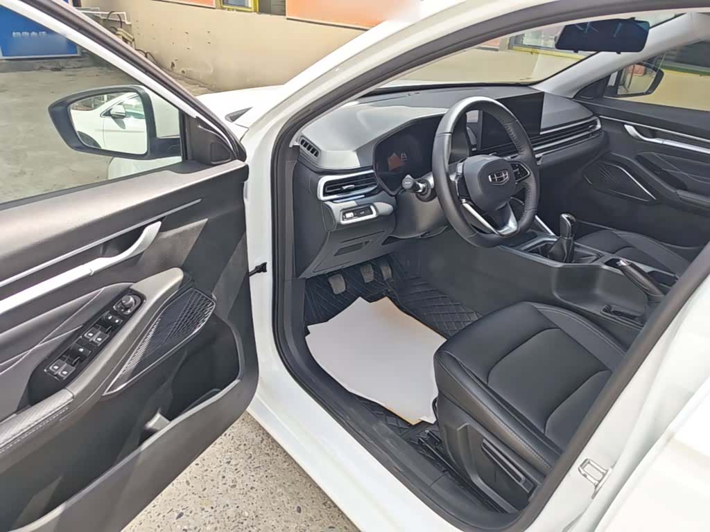 Geely Emgrand, 2024 16