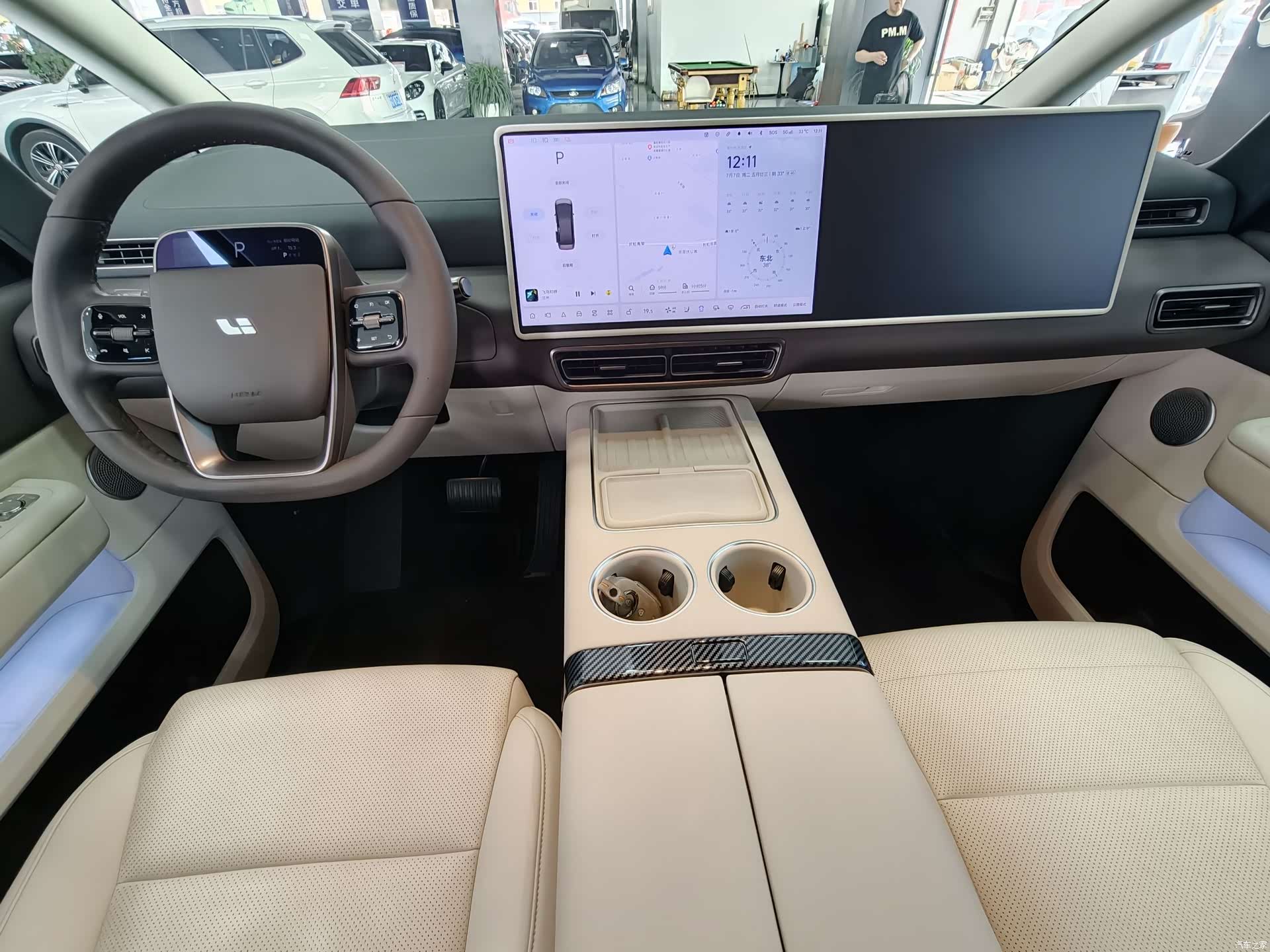 Li Auto MEGA, 2024 10