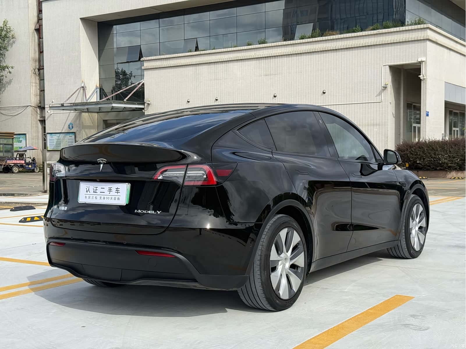 Tesla Model Y, 2022 15