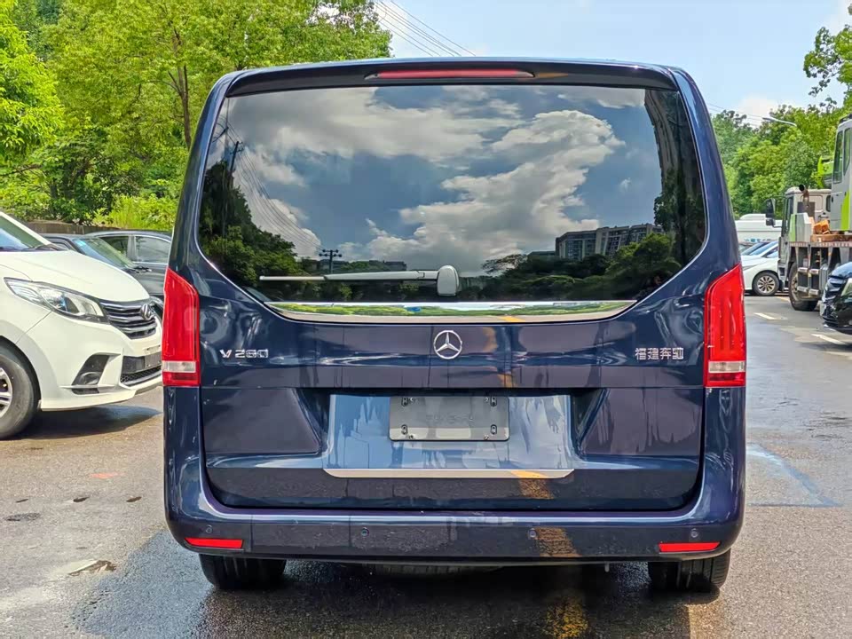 Mercedes-Benz V-class