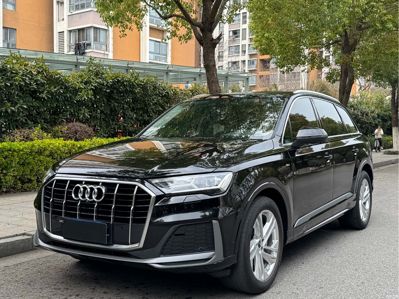Audi Q7, 2023 1